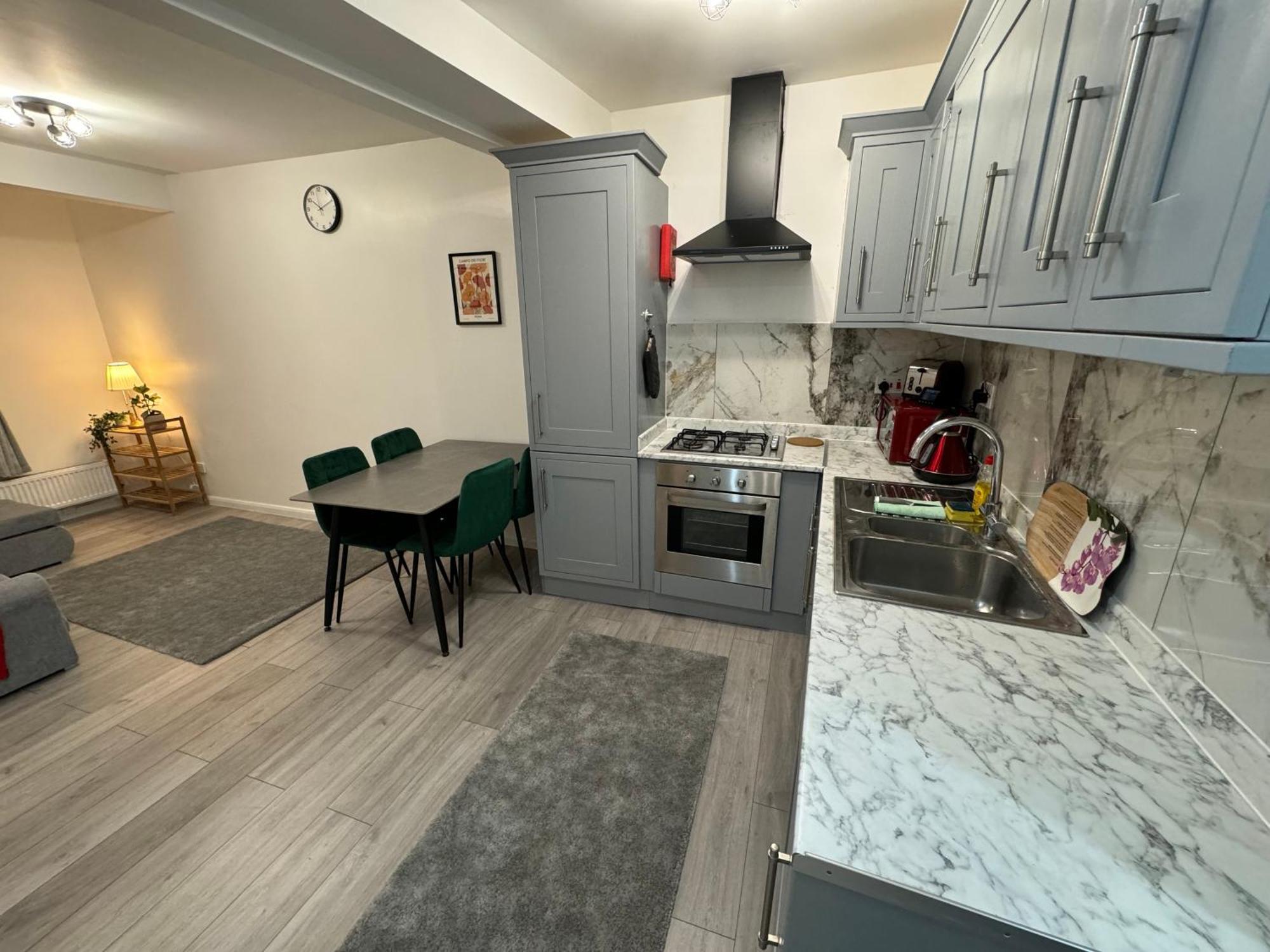 Seven Sisters Hideaway Apartment ลอนดอน ภายนอก รูปภาพ