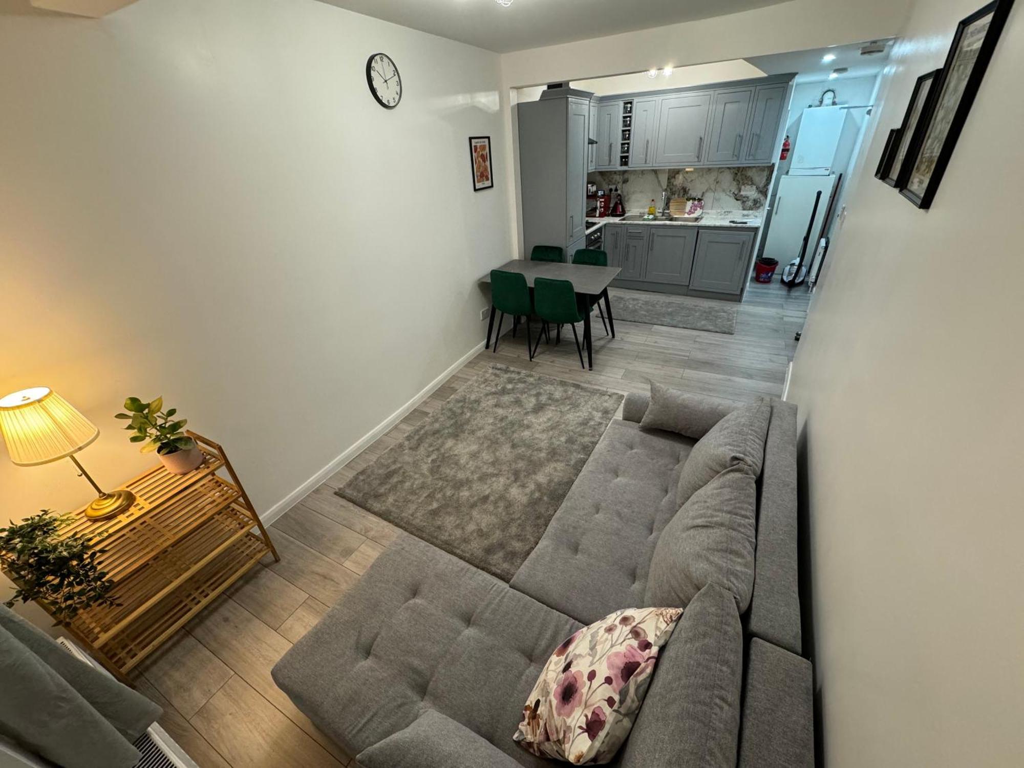 Seven Sisters Hideaway Apartment ลอนดอน ภายนอก รูปภาพ