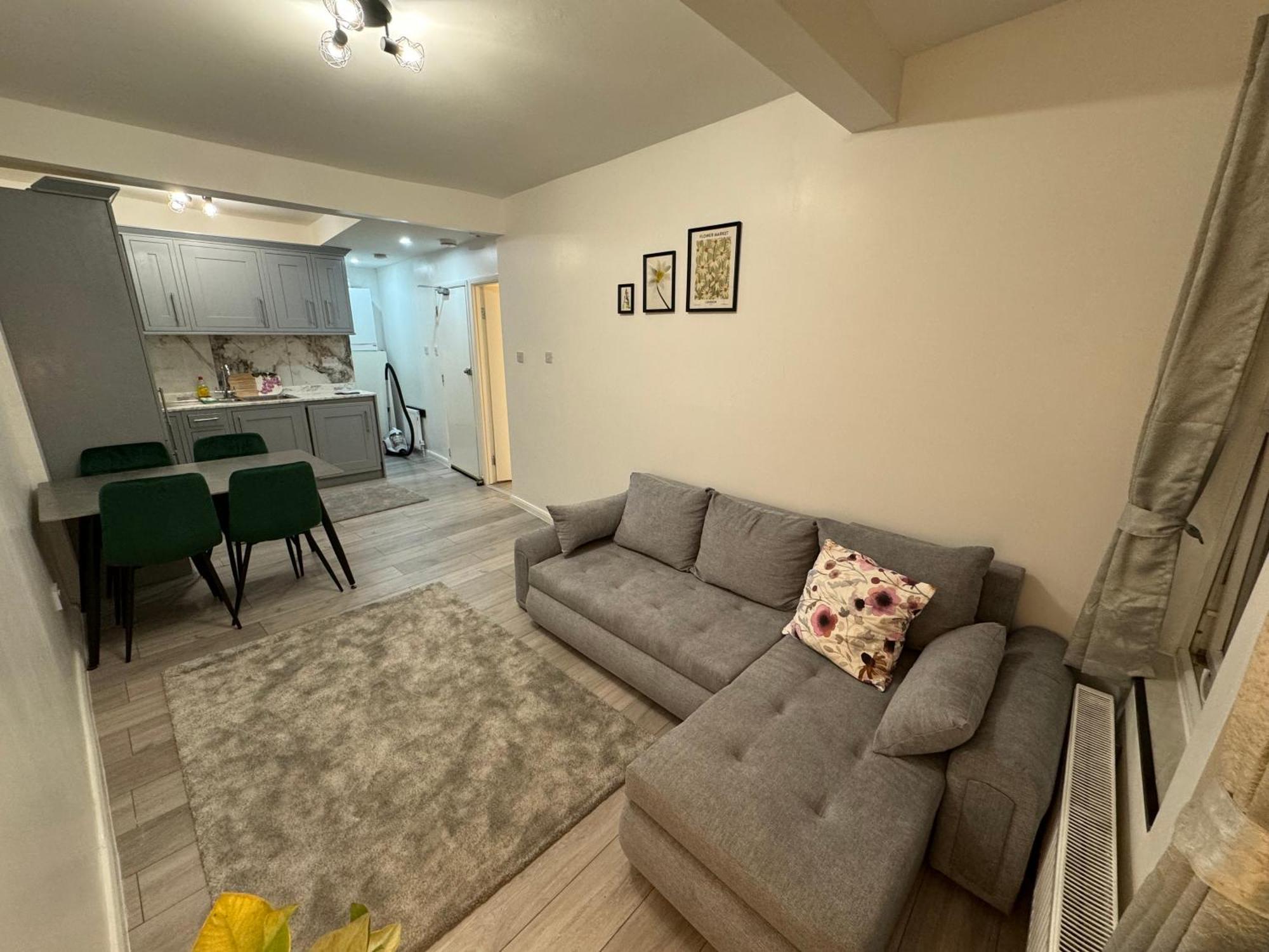 Seven Sisters Hideaway Apartment ลอนดอน ภายนอก รูปภาพ