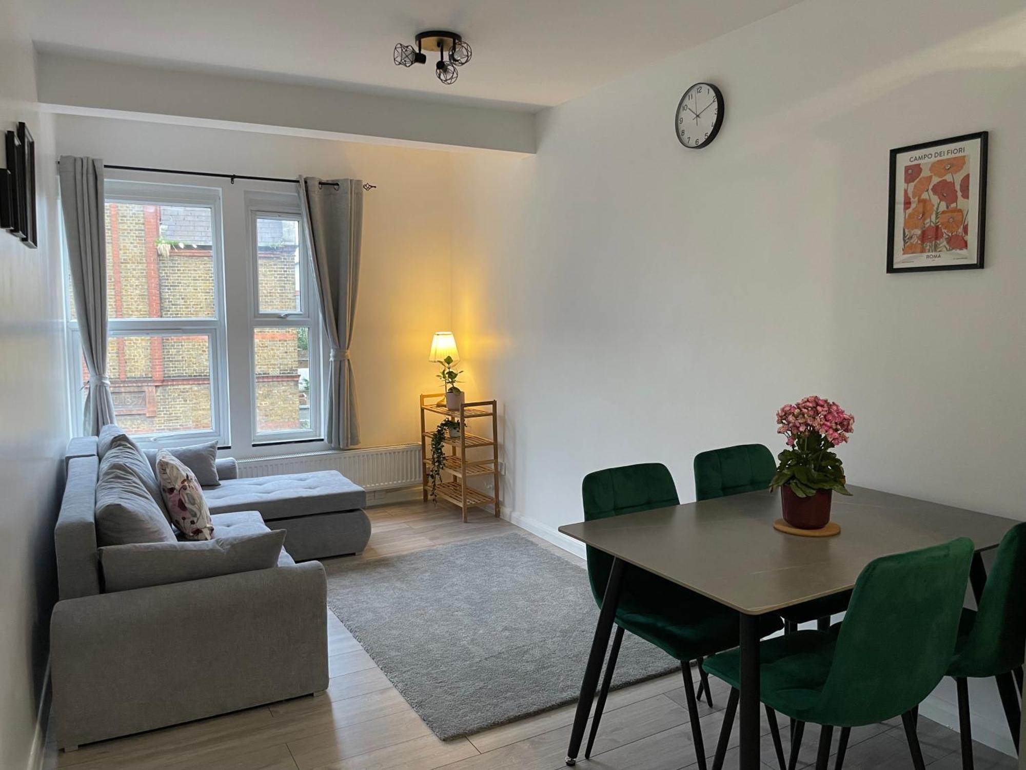 Seven Sisters Hideaway Apartment ลอนดอน ภายนอก รูปภาพ
